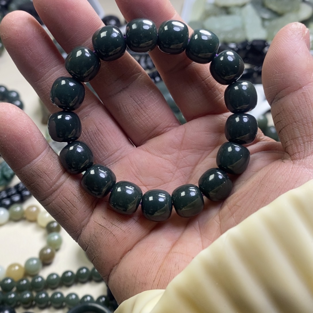 用***林和田玉未镶嵌手链和田玉卡14