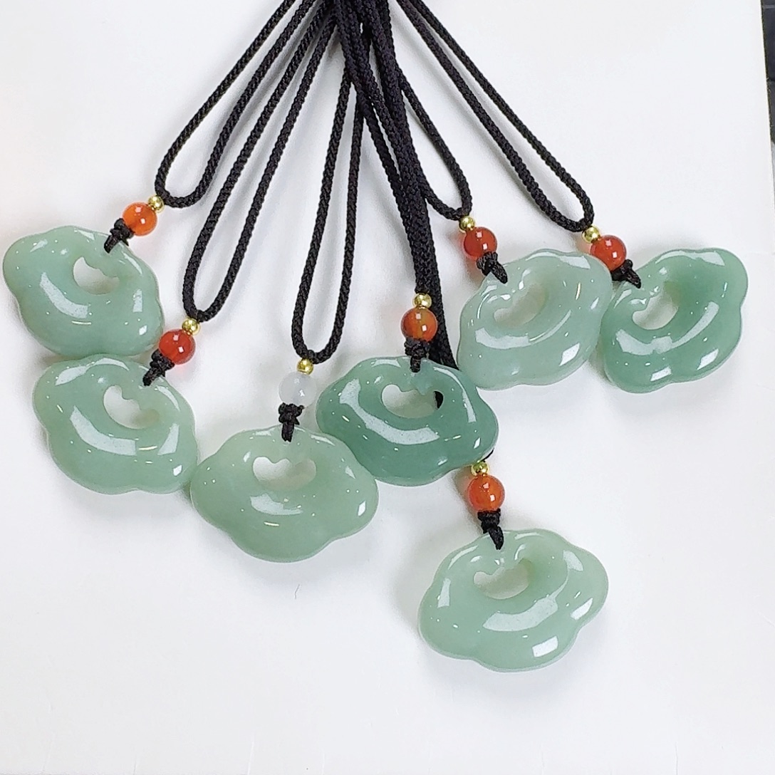 石英质玉未镶嵌颈饰如意锁多样性发其一