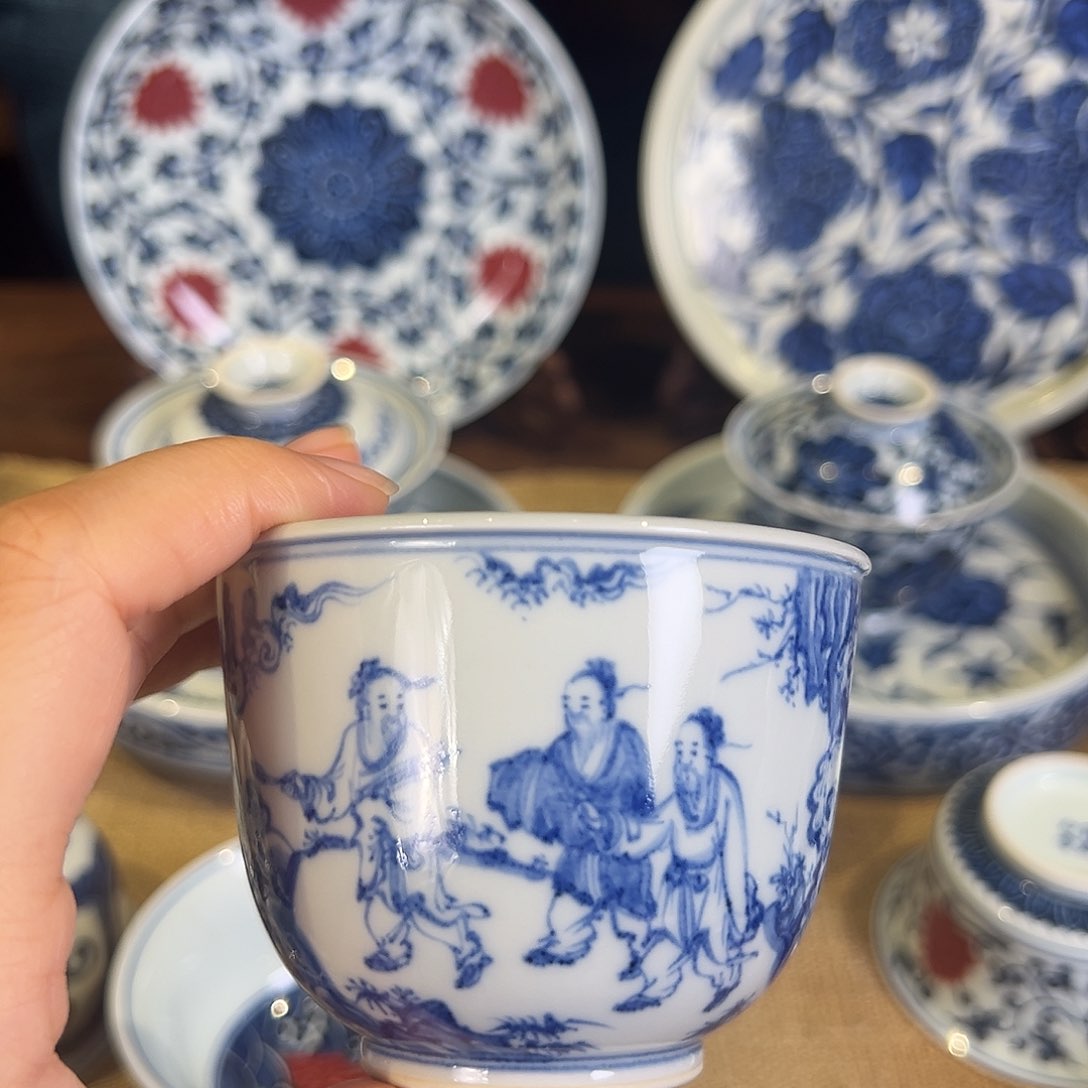 且斋格古空白器人物