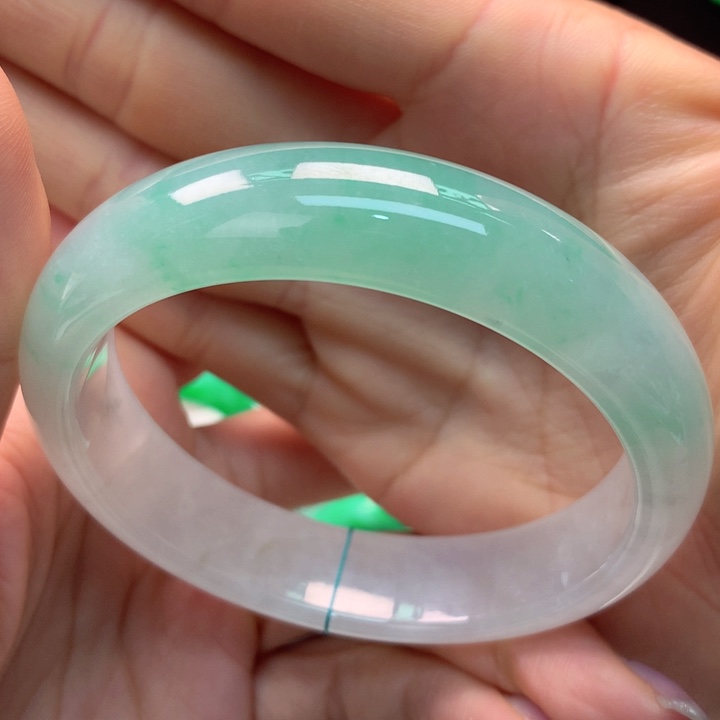 【闪购商品】翡翠手镯未镶嵌雨**荷付1万订金，未付5万