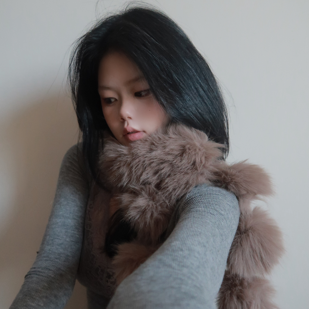 毛球拼接设计感围脖女2025年秋冬新款灵动贵气高级感百搭保暖围巾