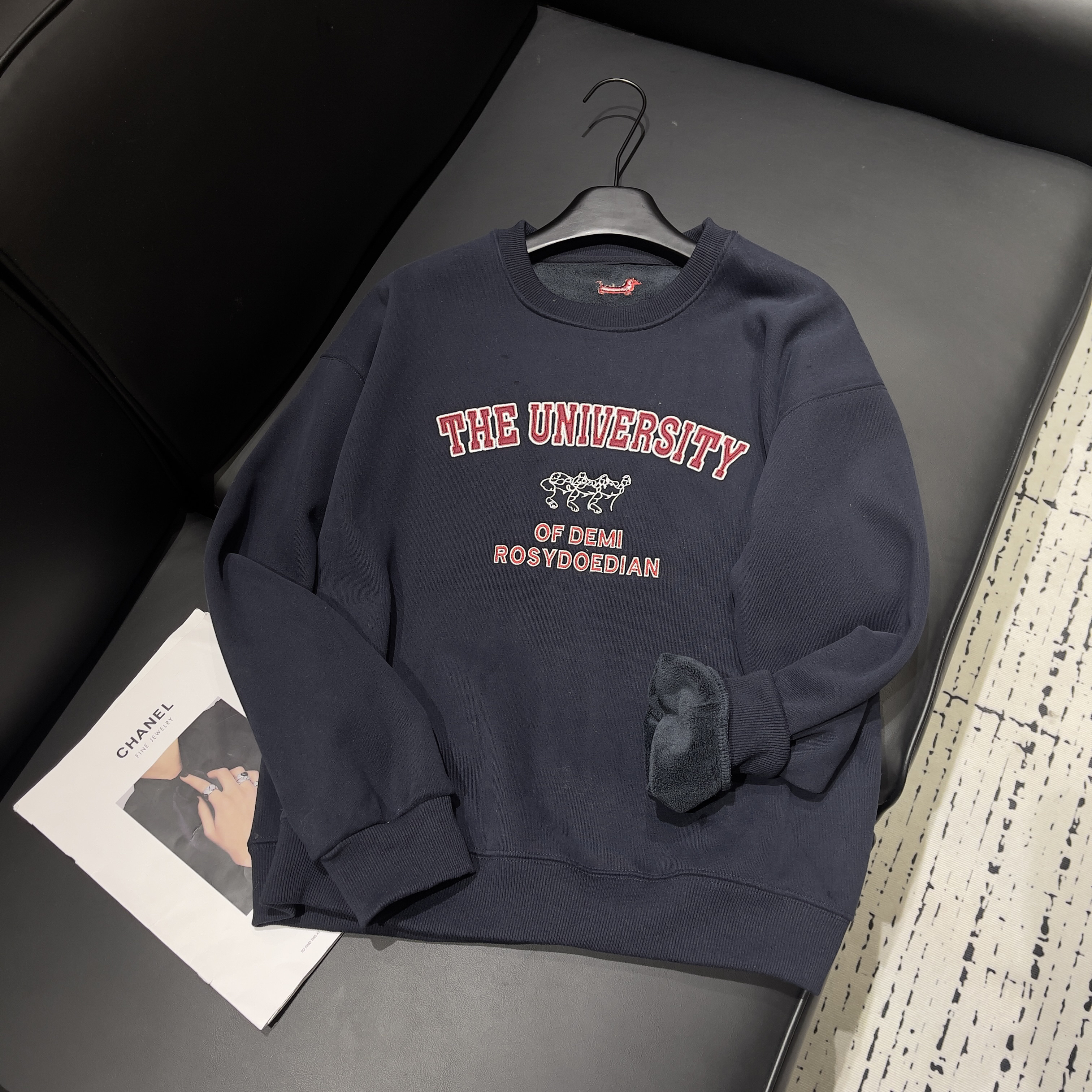 KW【露思私服】南油新款简约休闲宽松圆领字母刺绣加绒长袖卫衣女