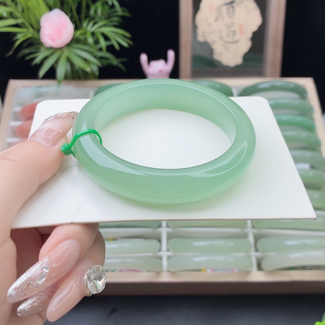 石英质玉未镶嵌手镯58