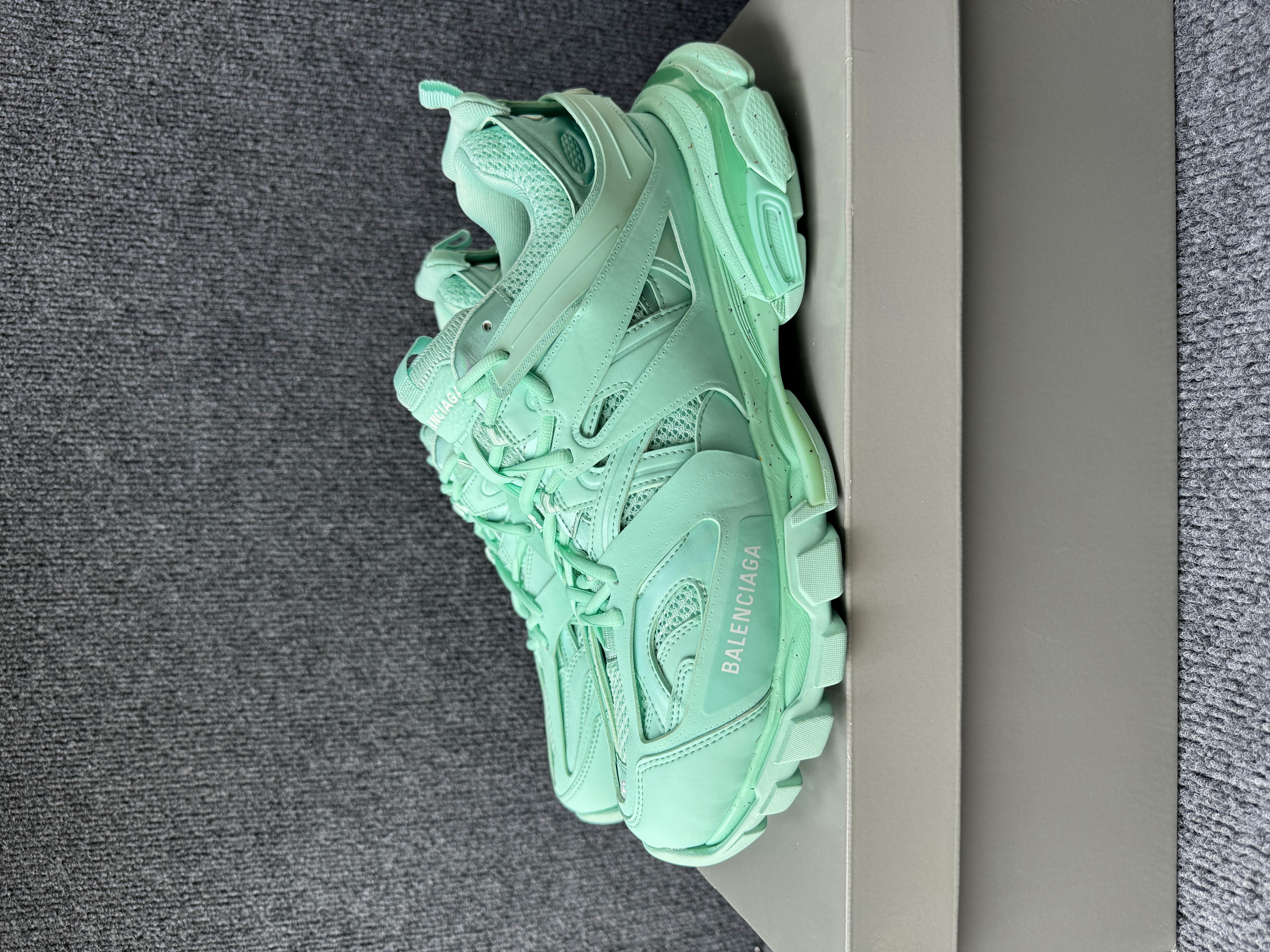 全新未使用 Balenciaga/巴黎世家 45码 track 薄荷绿 老爹鞋 原盒