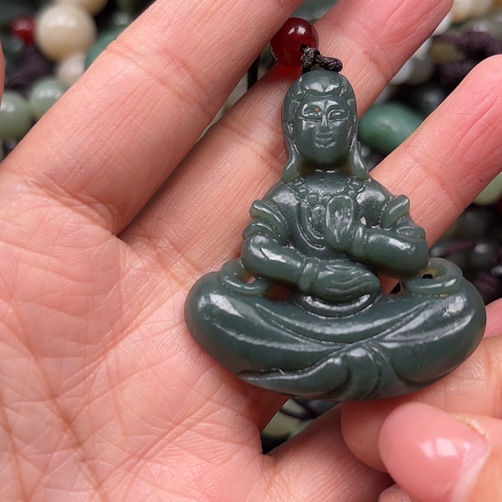 和田玉颈饰未镶嵌