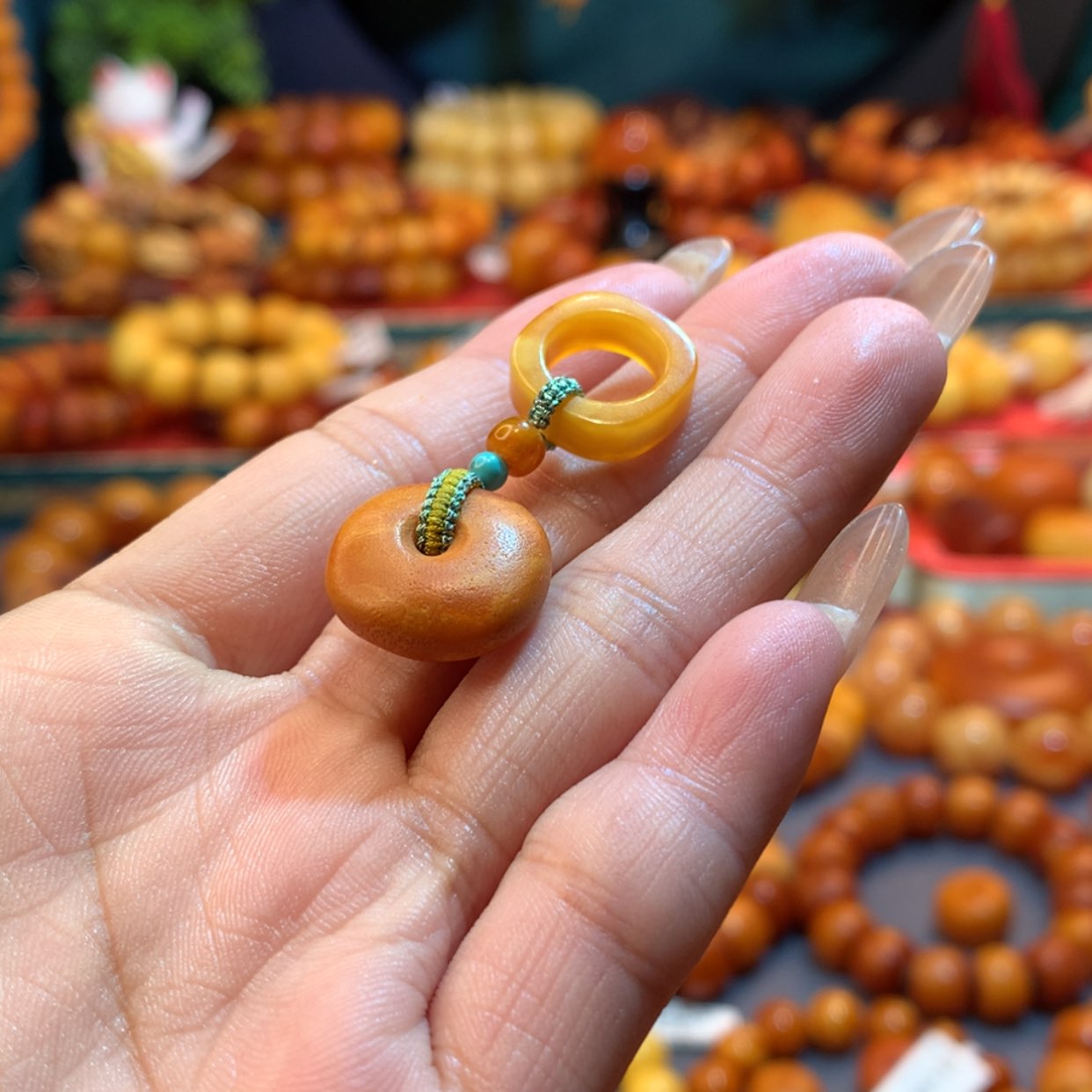 【闪购商品】琥珀吊坠(赠链)未镶嵌家****拉