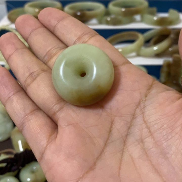 和田玉未镶嵌颈饰远***待