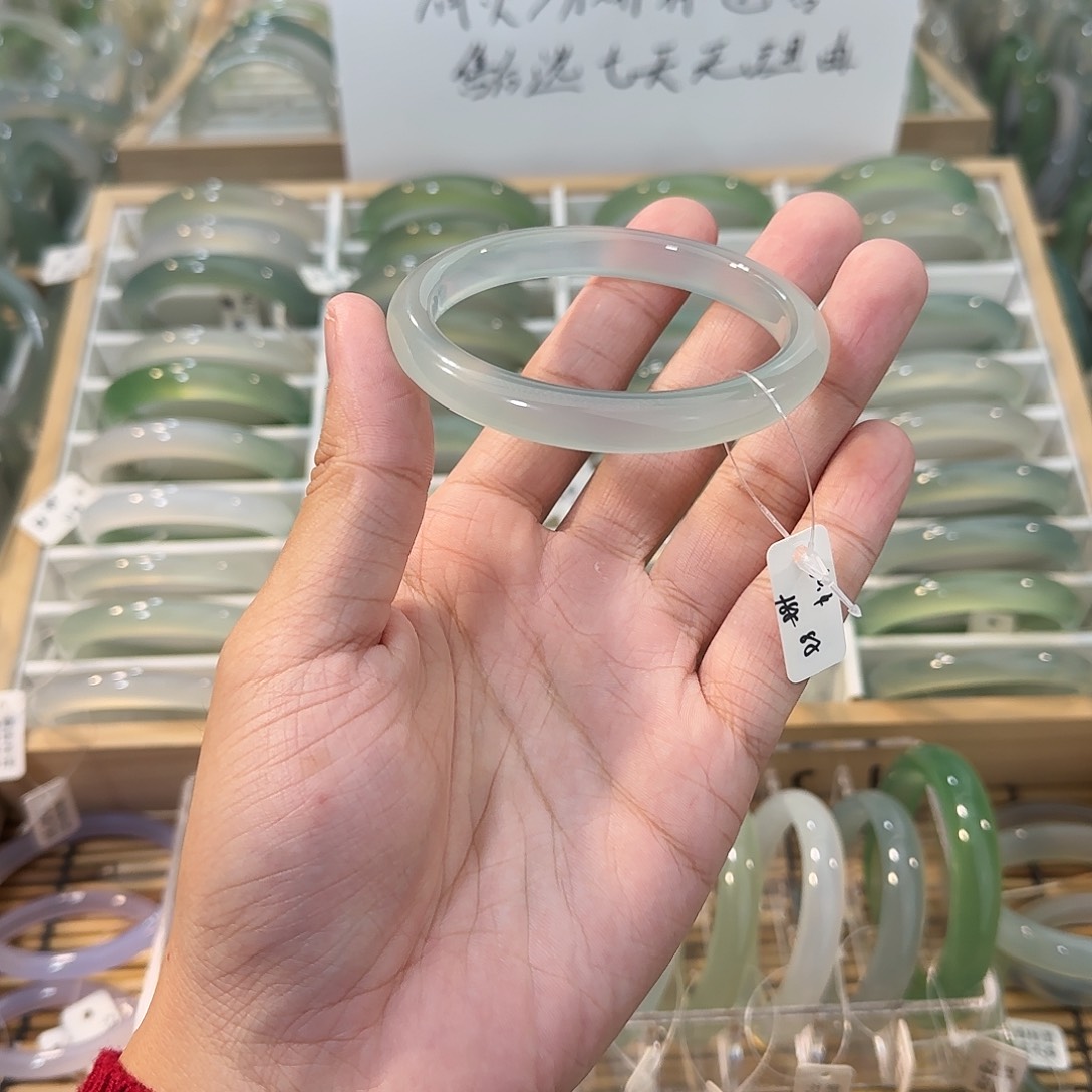 玛瑙/玉髓未镶嵌手镯圈口60.4
