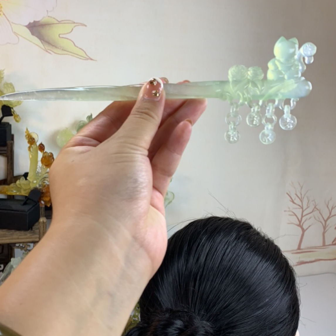 岫玉～长生不老猫发簪。绿冰料子，料子细腻冰透起荧光，雕刻立体灵动