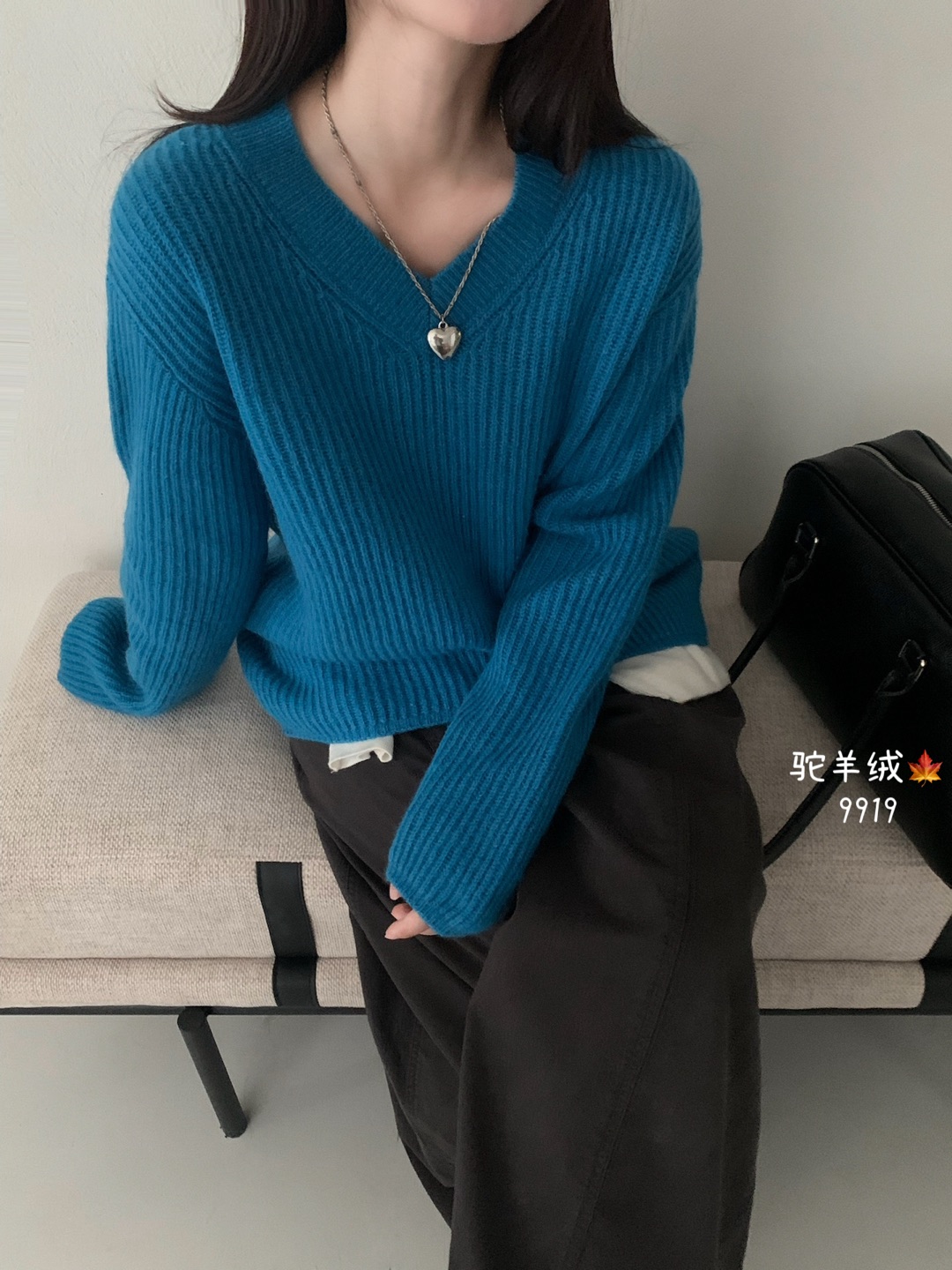 时尚针织驼羊绒针织V领上衣 9919