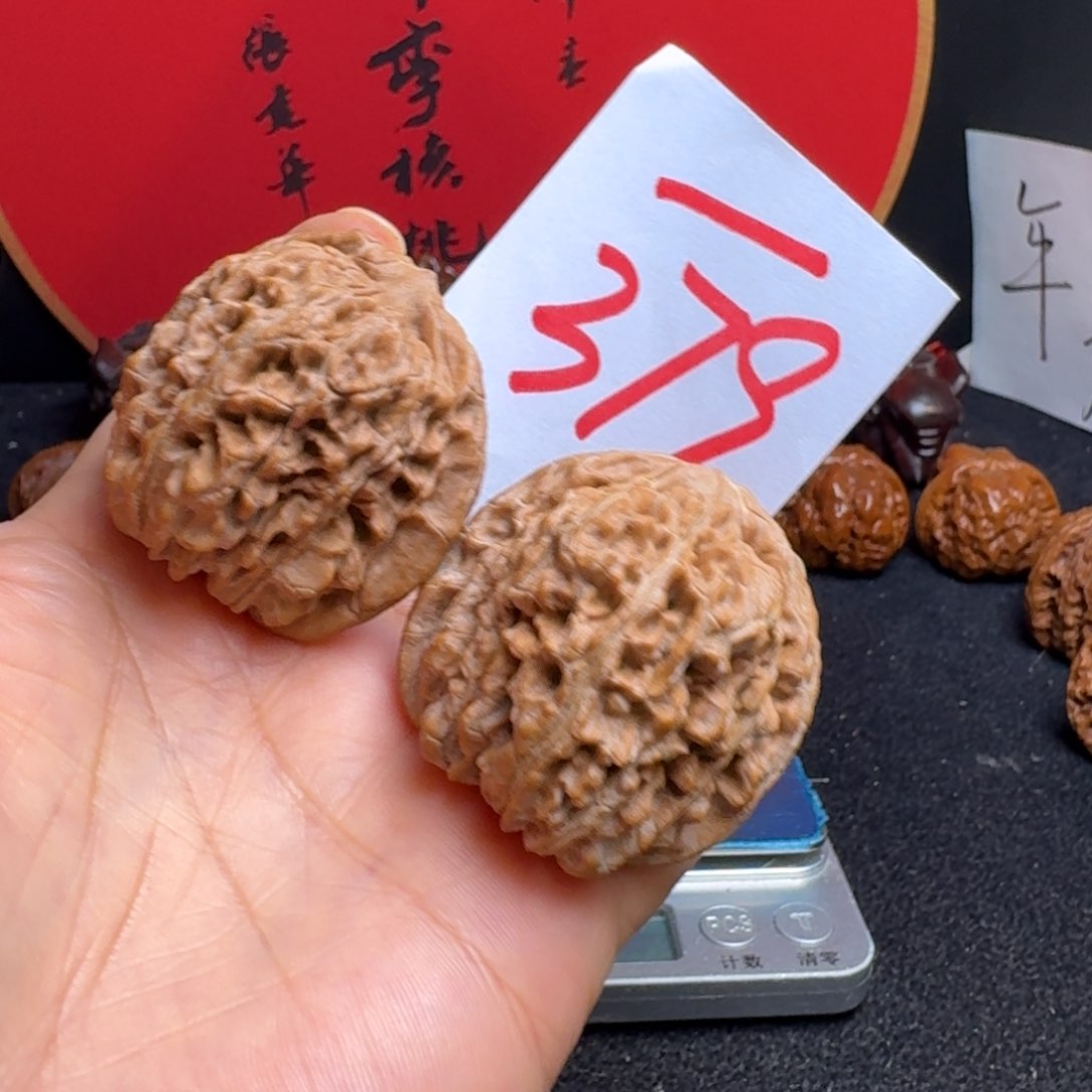 文玩核桃把件名***要42四座楼