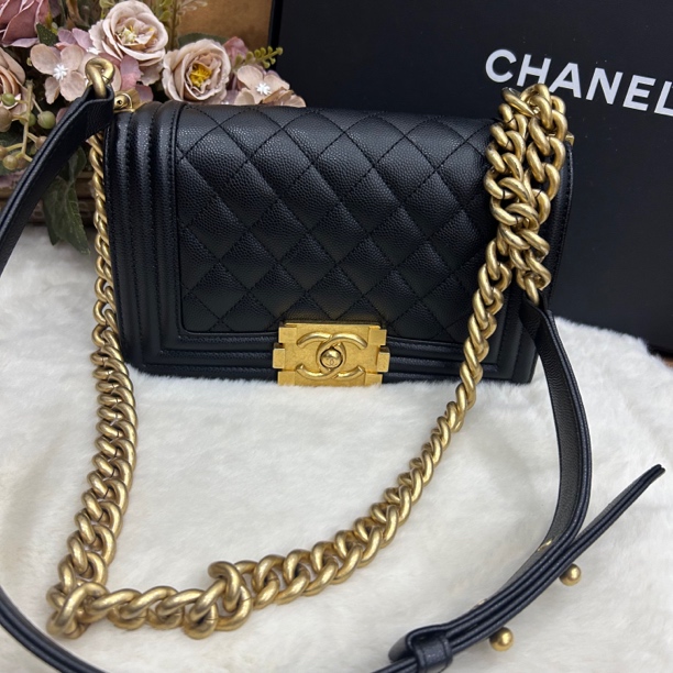 99新 Chanel/香奈儿 黑金鱼子酱牛leboy小号斜挎包