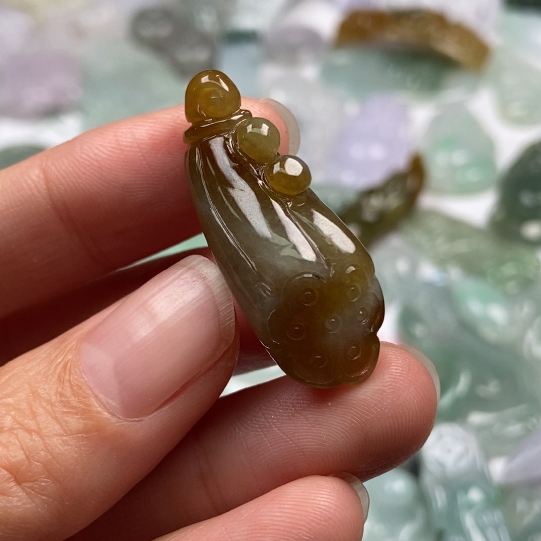 翡翠未镶嵌颈饰翡翠