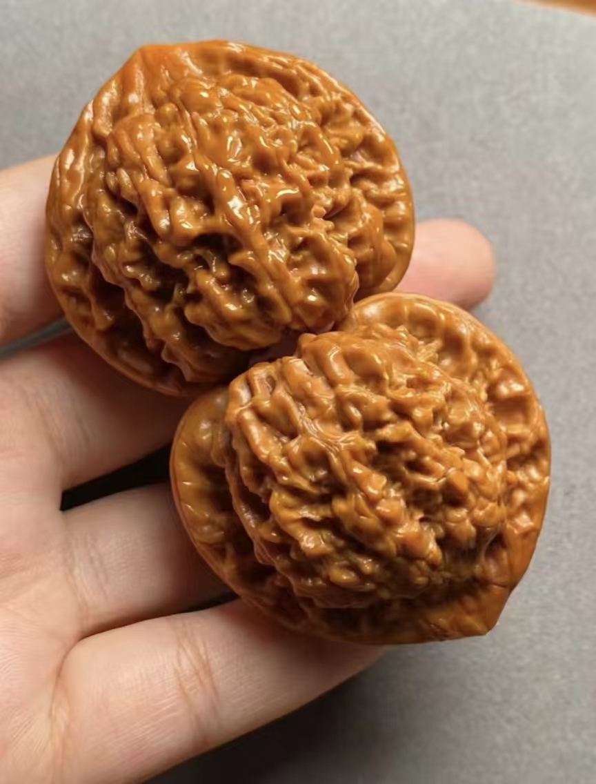 文玩核桃原色精配高抛精品手把件