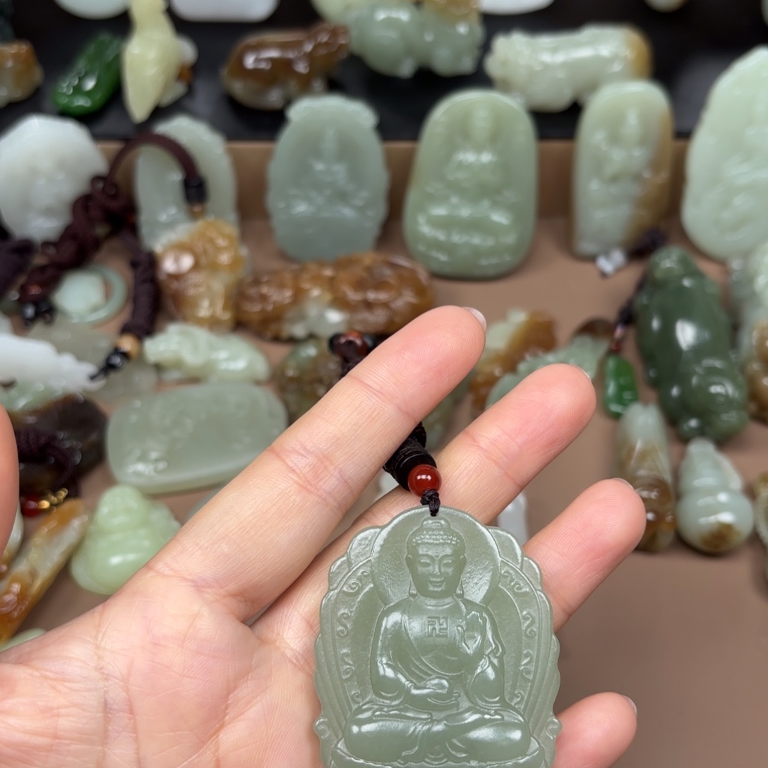 和田玉颈饰未镶嵌