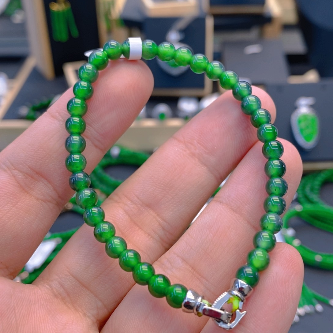 翡翠颈饰未镶嵌卡5