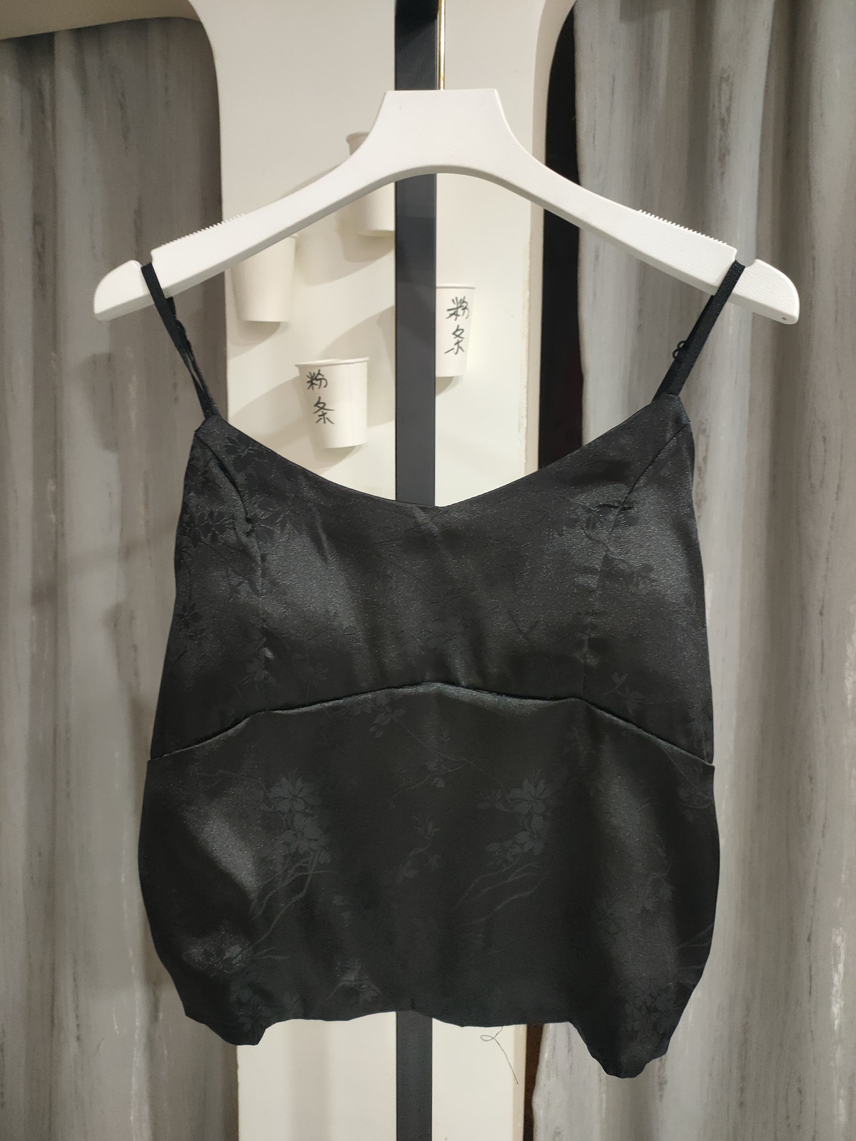 534提花缎面胸垫吊带背心（80斤可穿）默认微瑕无运费险