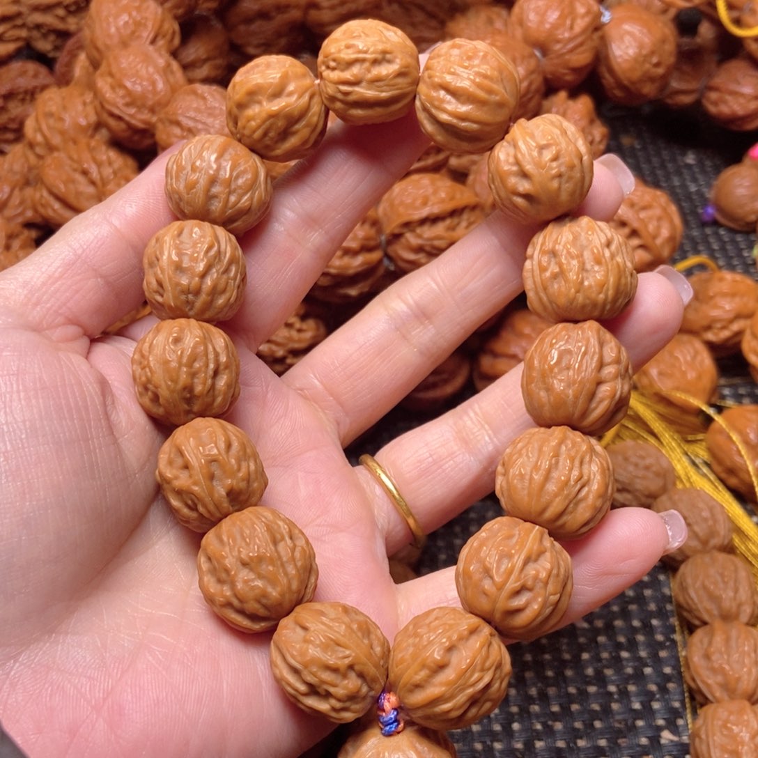 N****吊坠桃核野生树王