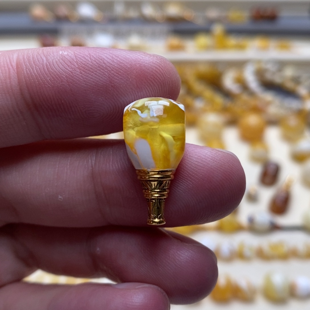 琥珀未镶嵌珠宝奇石