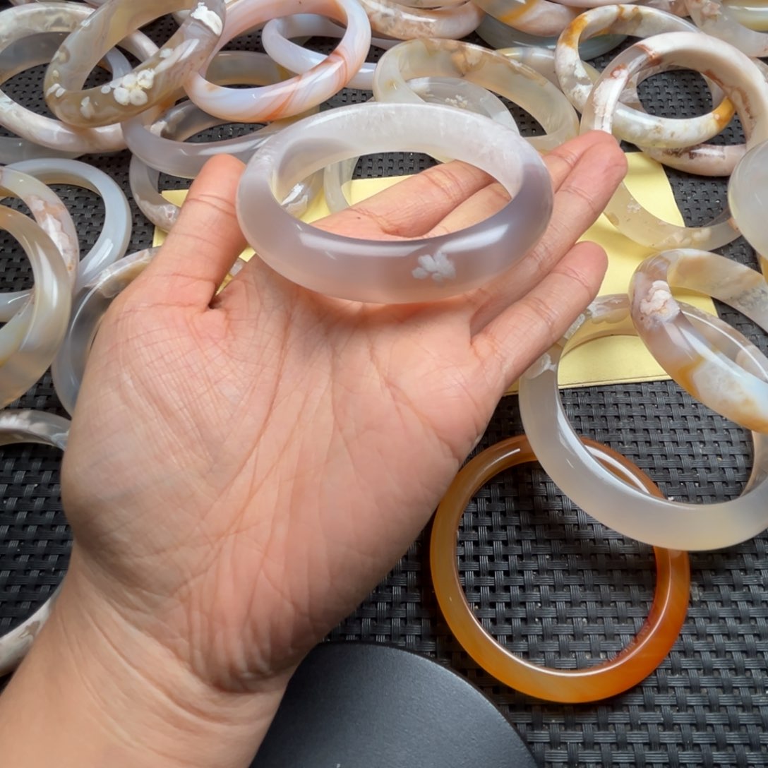 玛瑙/玉髓颈饰未镶嵌落****灵