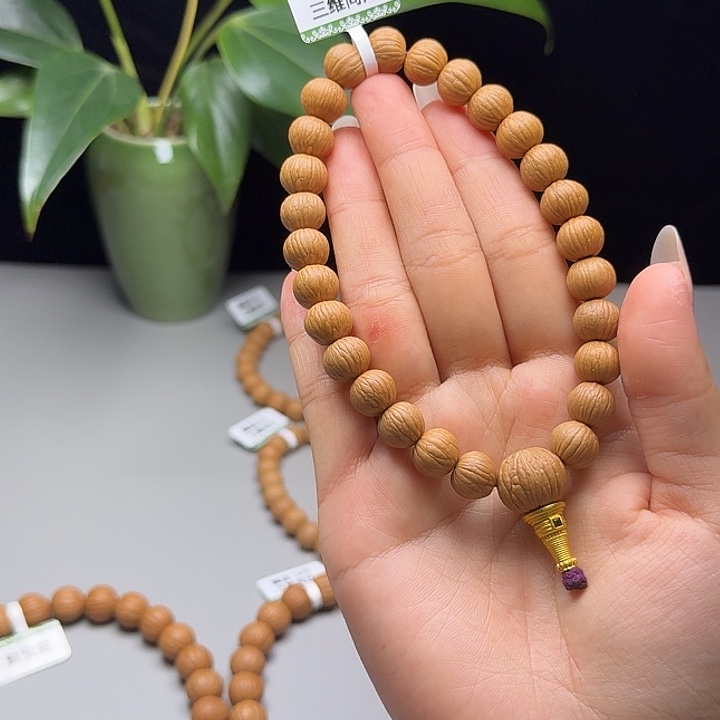 王***.猴头核桃吊坠土豪