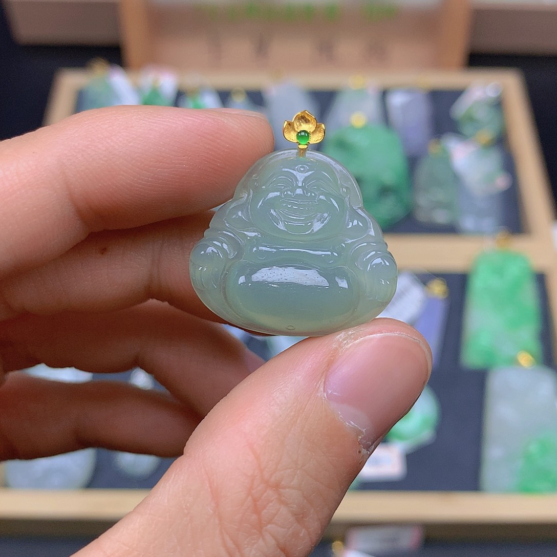 翡翠颈饰18K金镶嵌翡翠