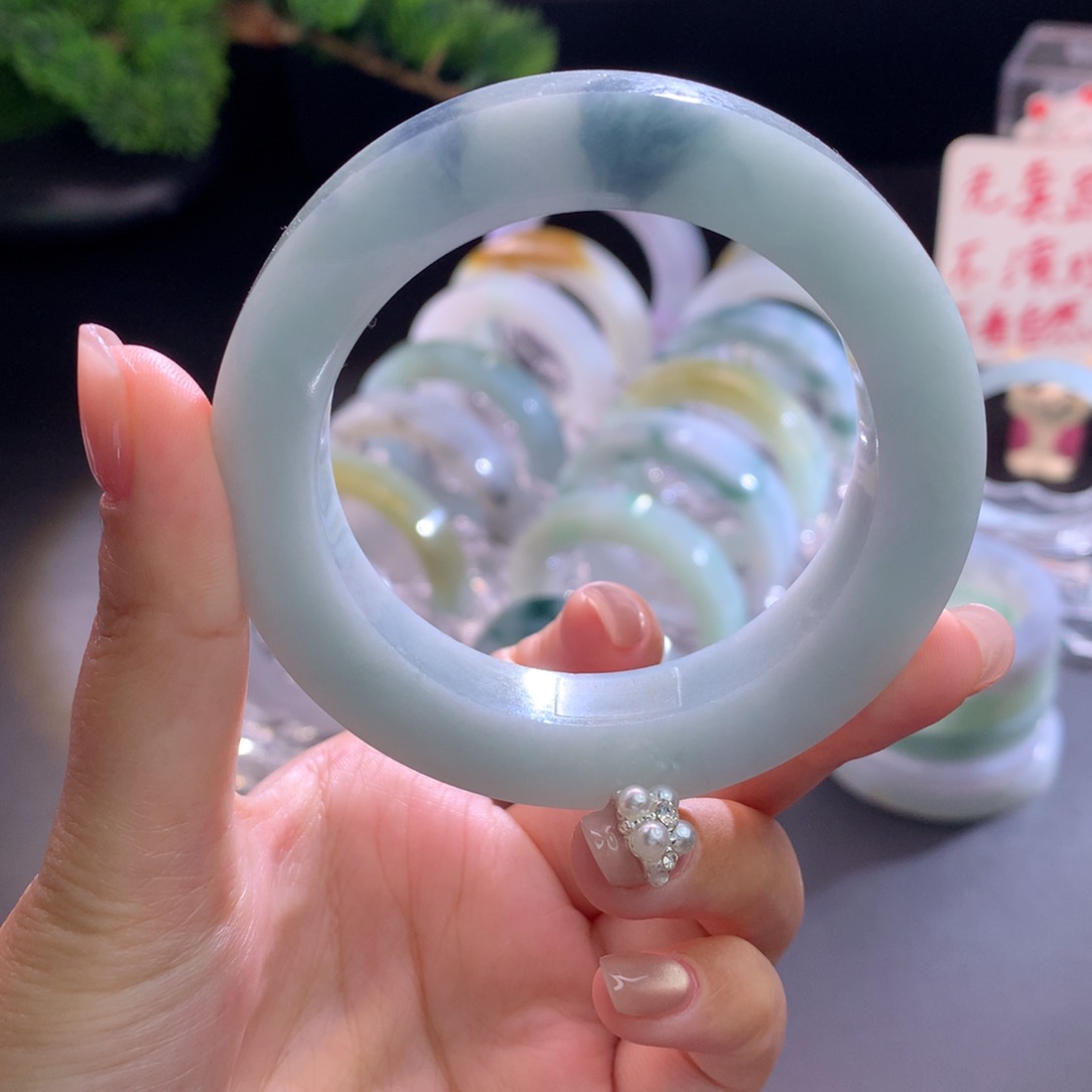 未镶嵌翡翠手镯定制翡翠