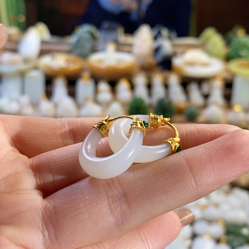 【闪购商品】和田玉耳扣18K金镶嵌