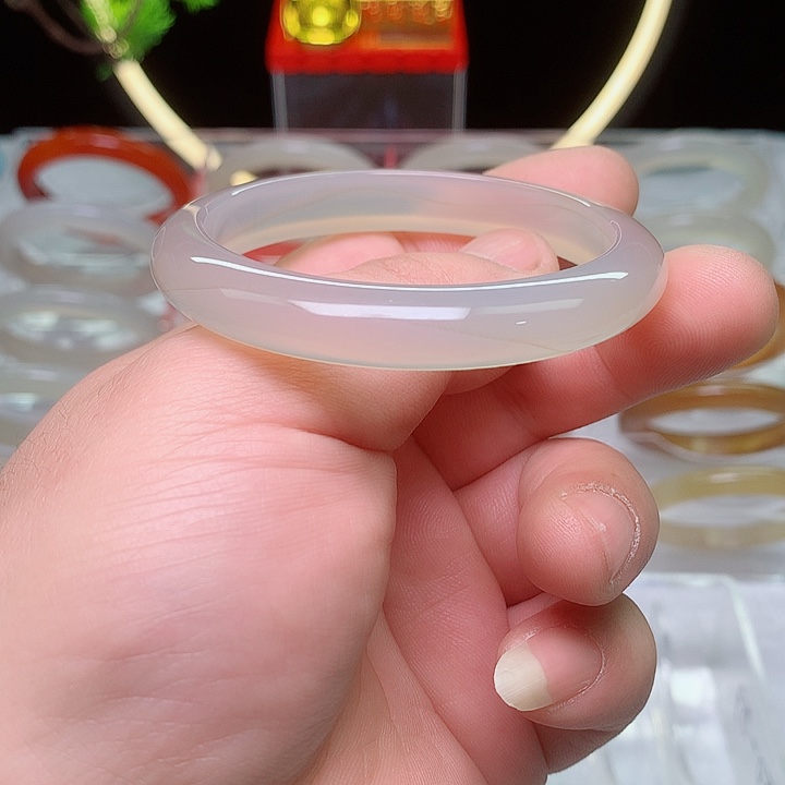 玛瑙/玉髓手镯未镶嵌肉****怪