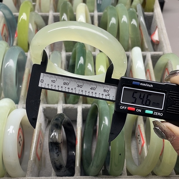 蛇纹石玉未镶嵌手镯37