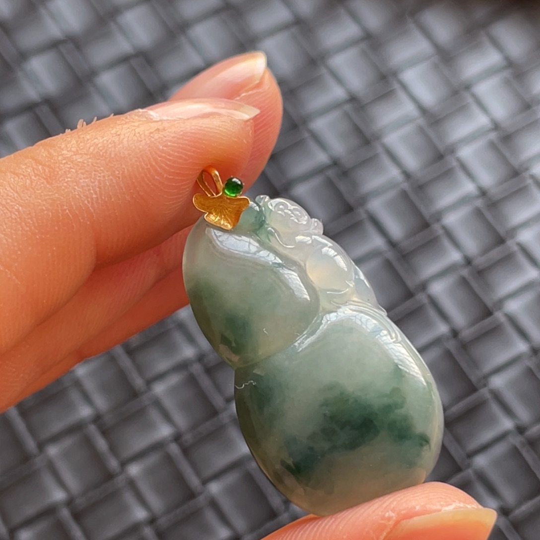 翡翠颈饰18K金镶嵌葫芦