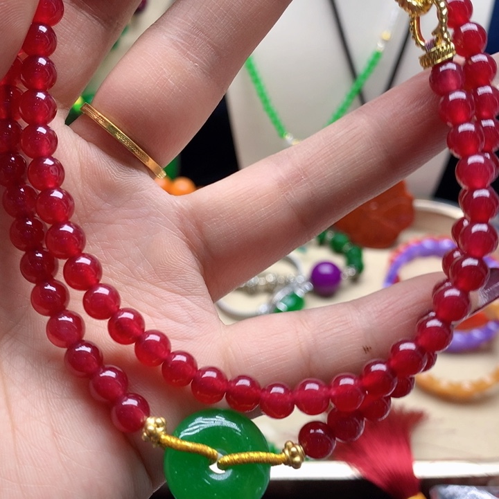 翡翠颈饰未镶嵌吊坠