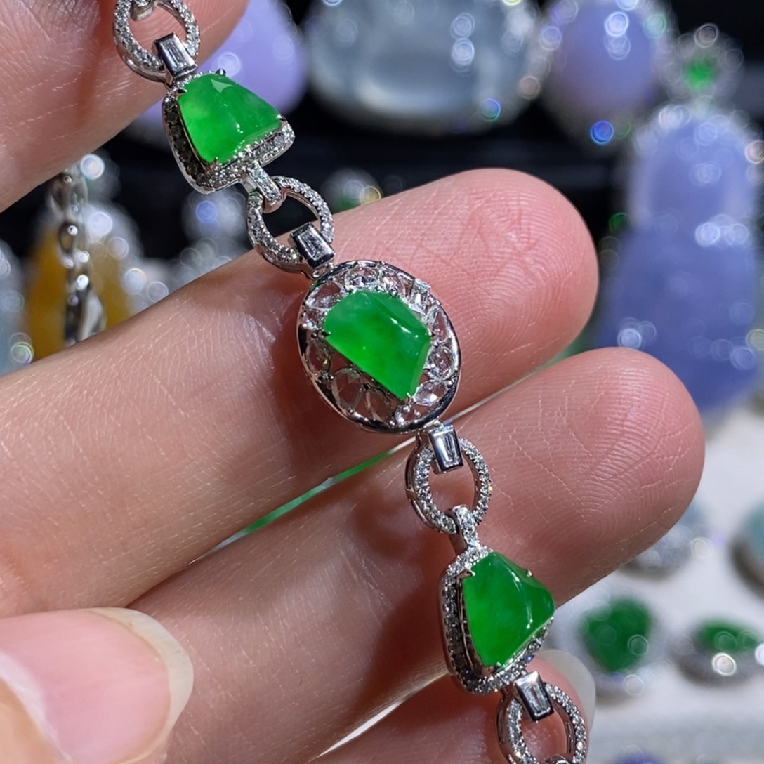 翡翠18K金镶嵌颈饰手链