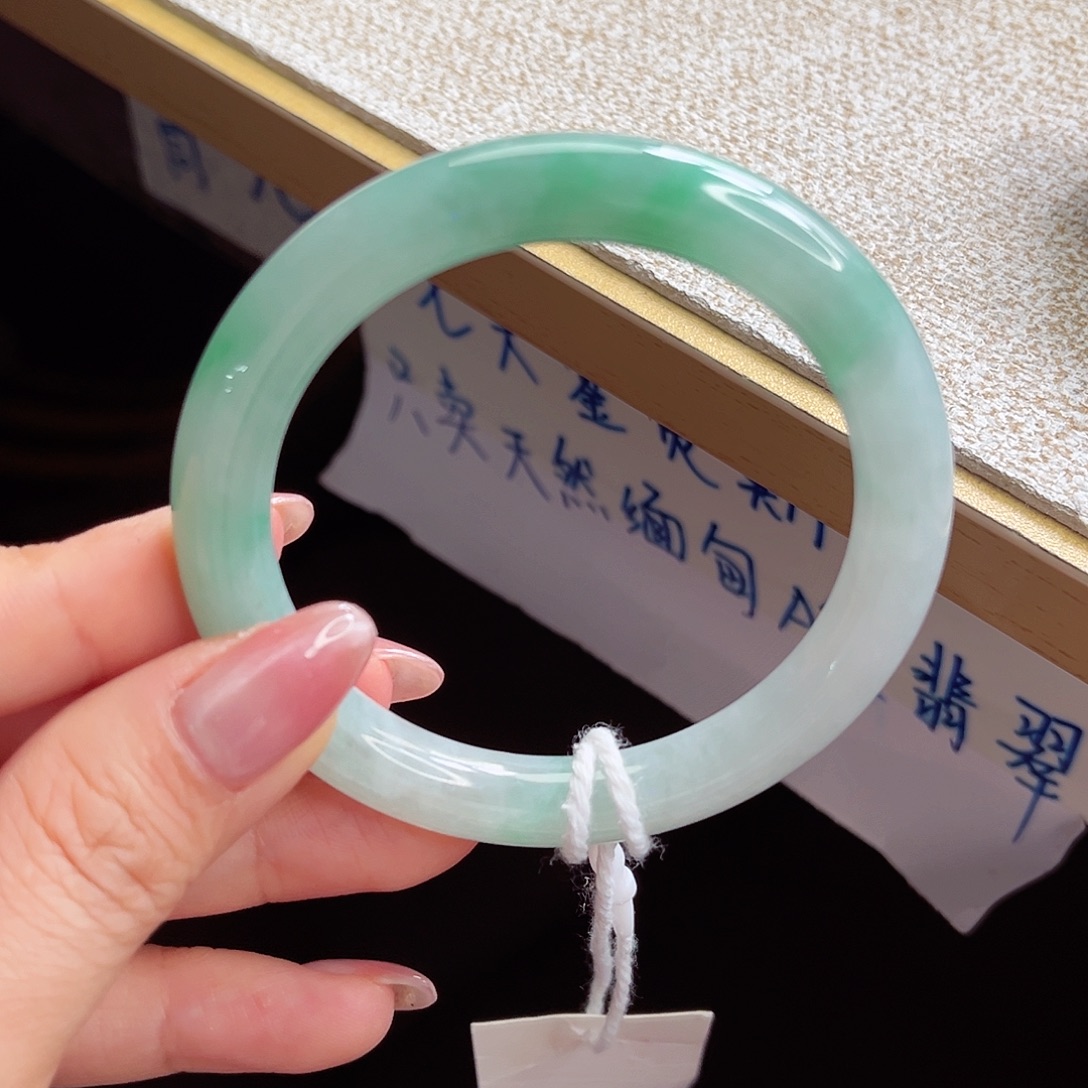 翡翠未镶嵌手镯手镯