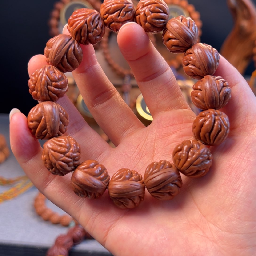 【闪购商品】桃核手串18野生豹子头