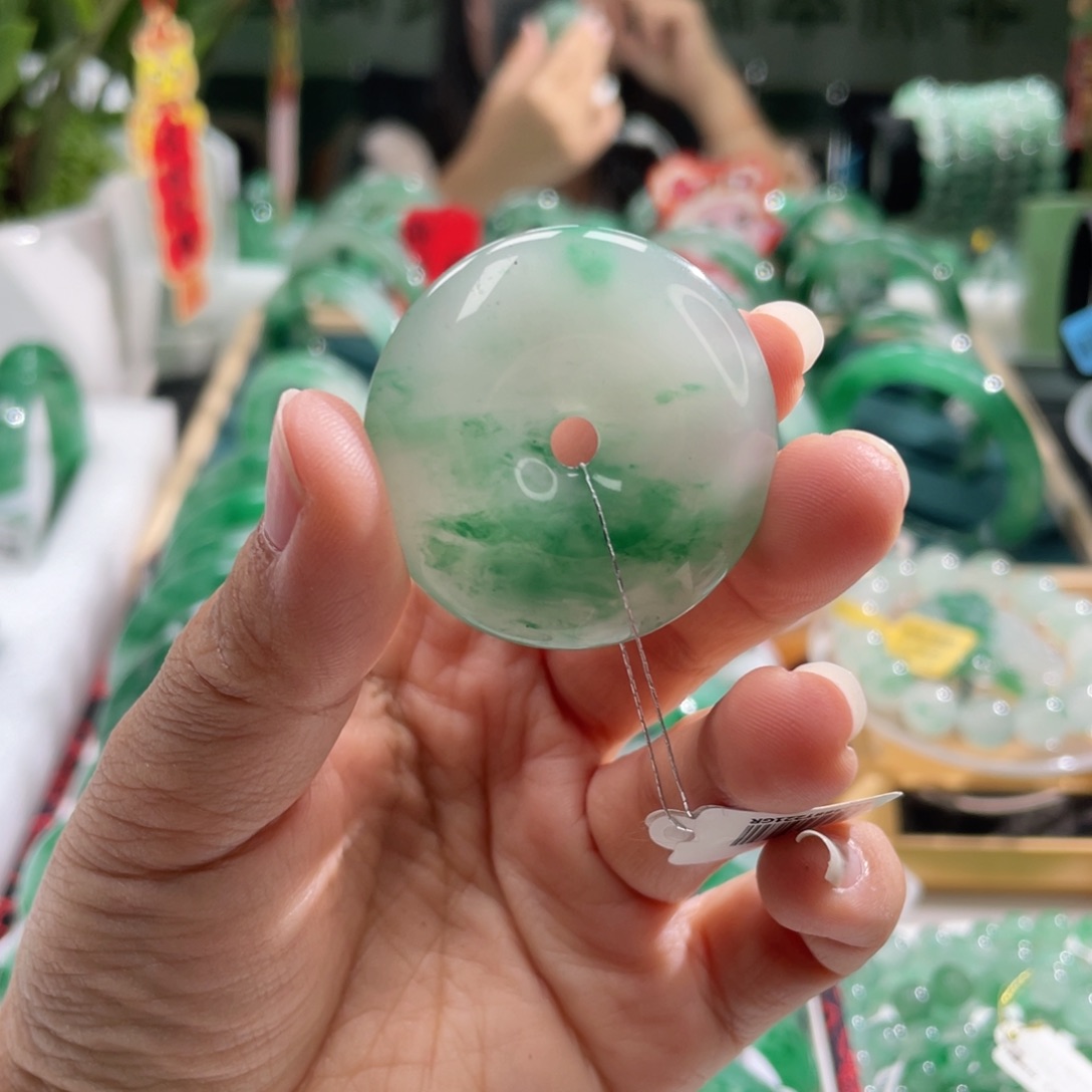 石英质玉颈饰银S925镀金镶嵌