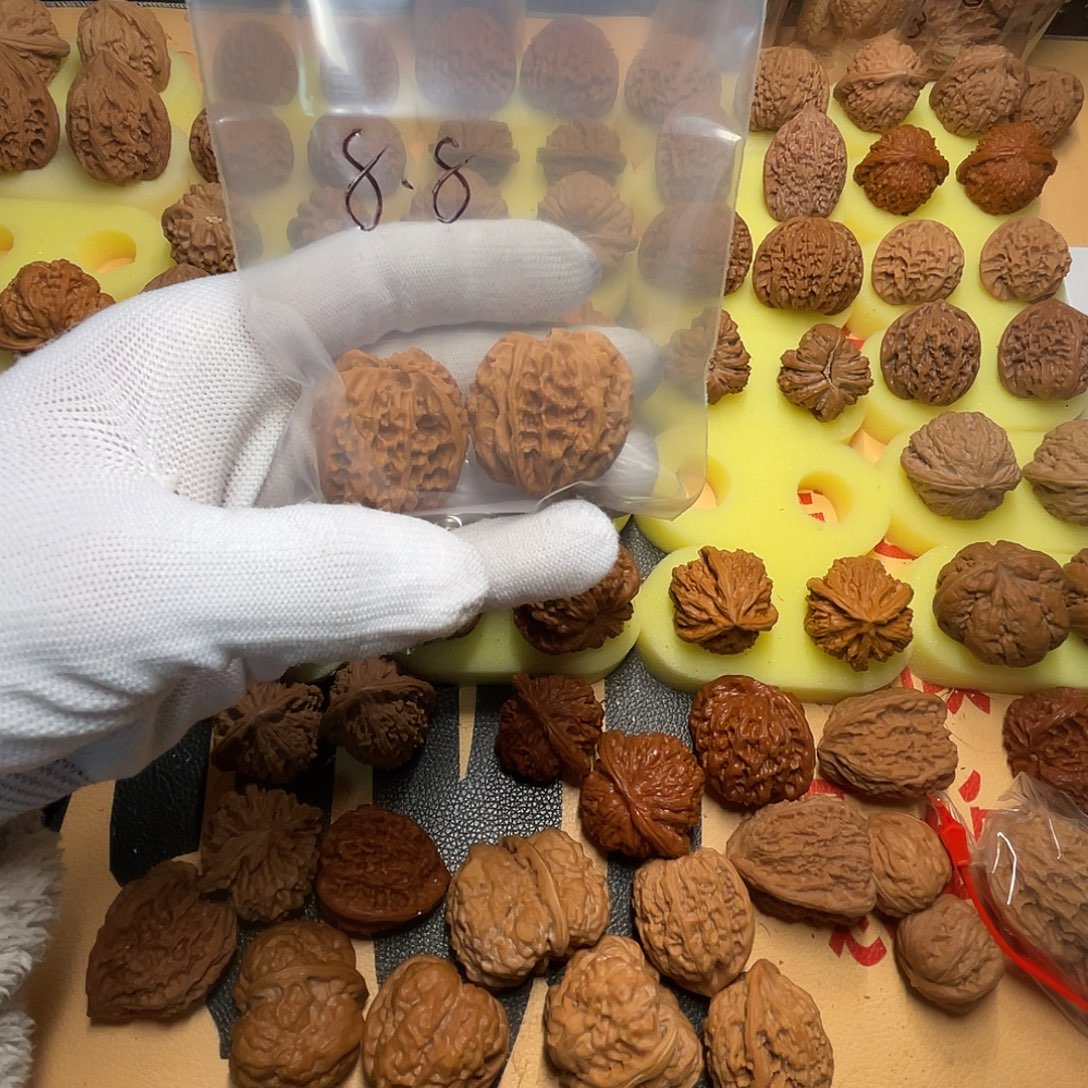 B***d吊坠文玩核桃苹果