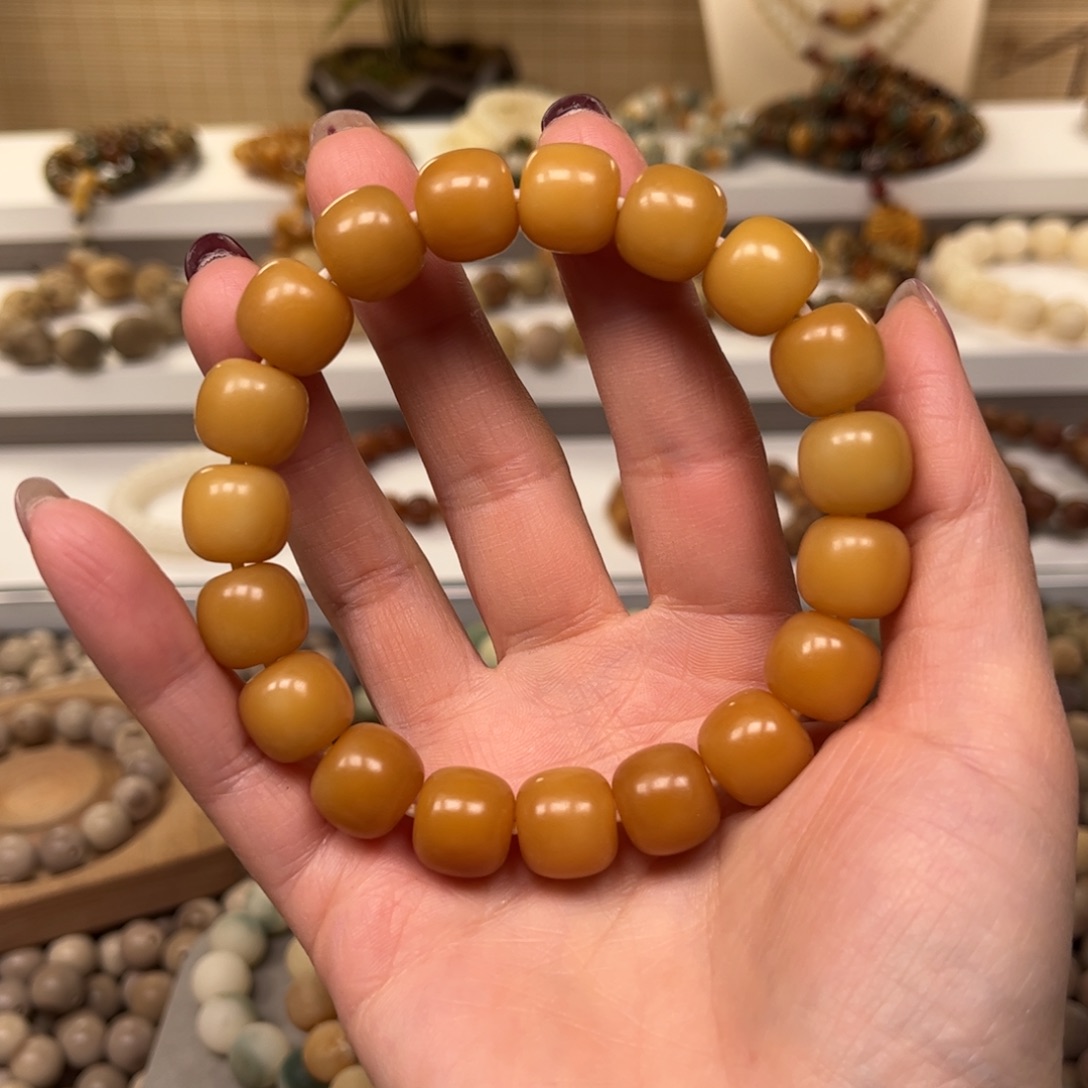 白玉菩提手串黄色小桶珠13的手串