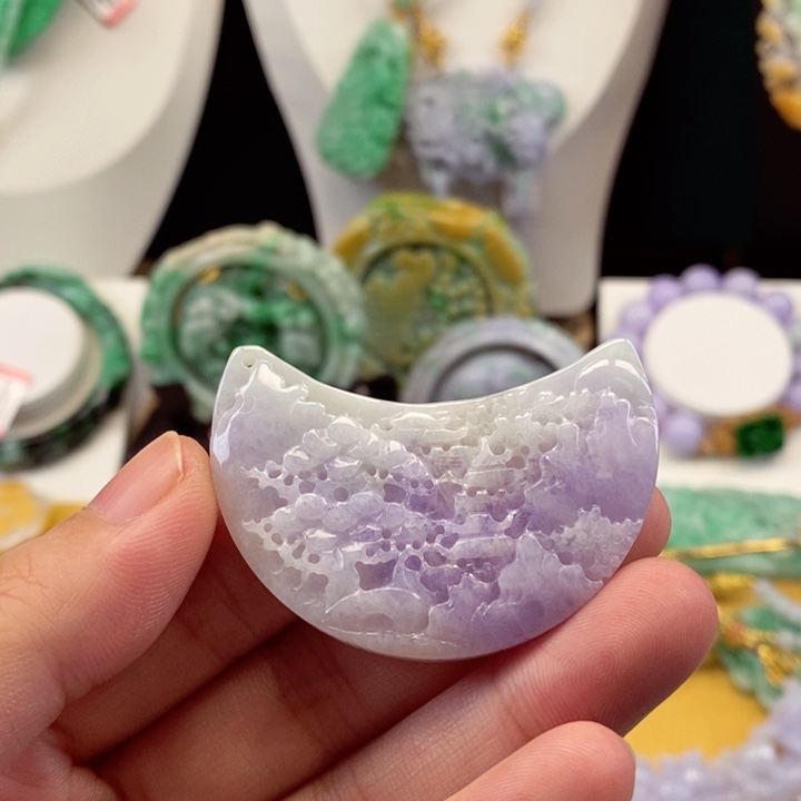 翡翠颈饰未镶嵌翡翠吊坠