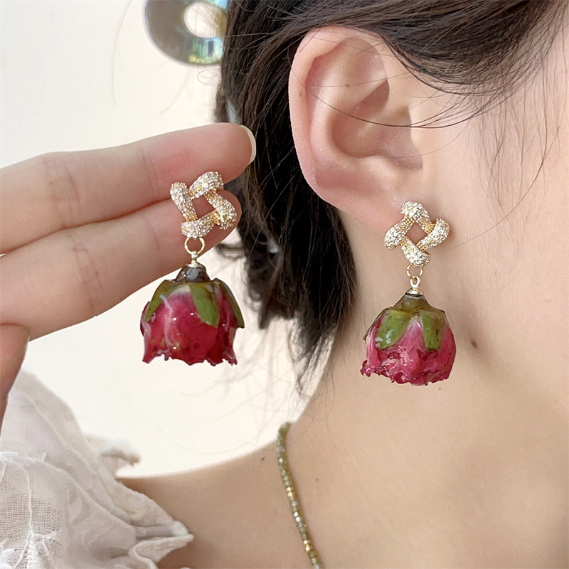 温柔森系超仙玫瑰花耳钉小众复古设计感永生花滴胶玫瑰花吊坠耳环