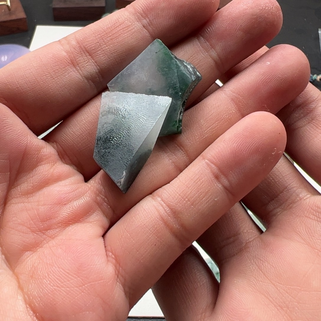 糊***涂翡翠未镶嵌颈饰材料