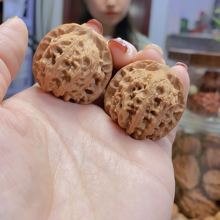 【闪购商品】文玩核桃把件35凤眼