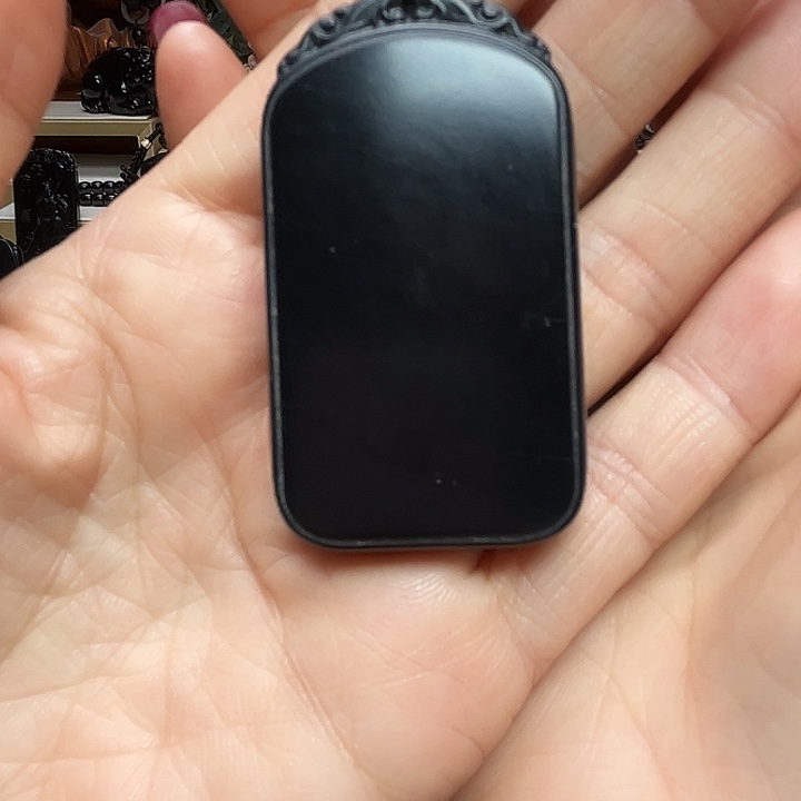 和田玉（墨玉）未镶嵌颈饰平安牌