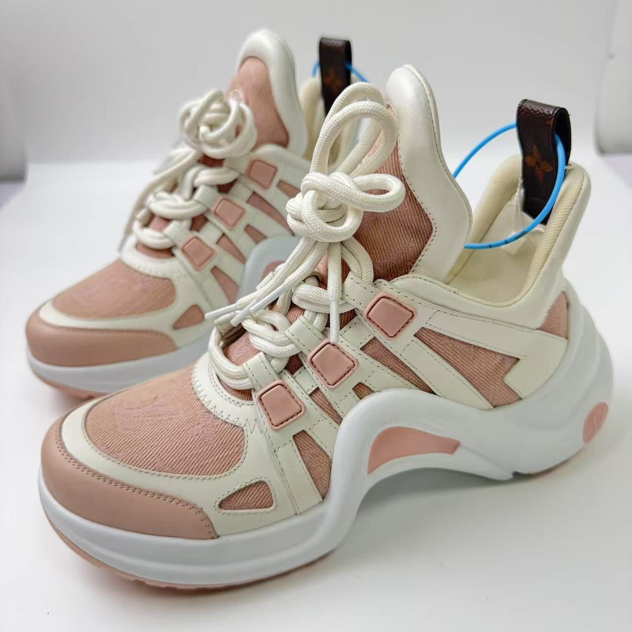 99新 LouisVuitton/路易威登 37码/粉色刺绣印花老爹鞋xxs167
