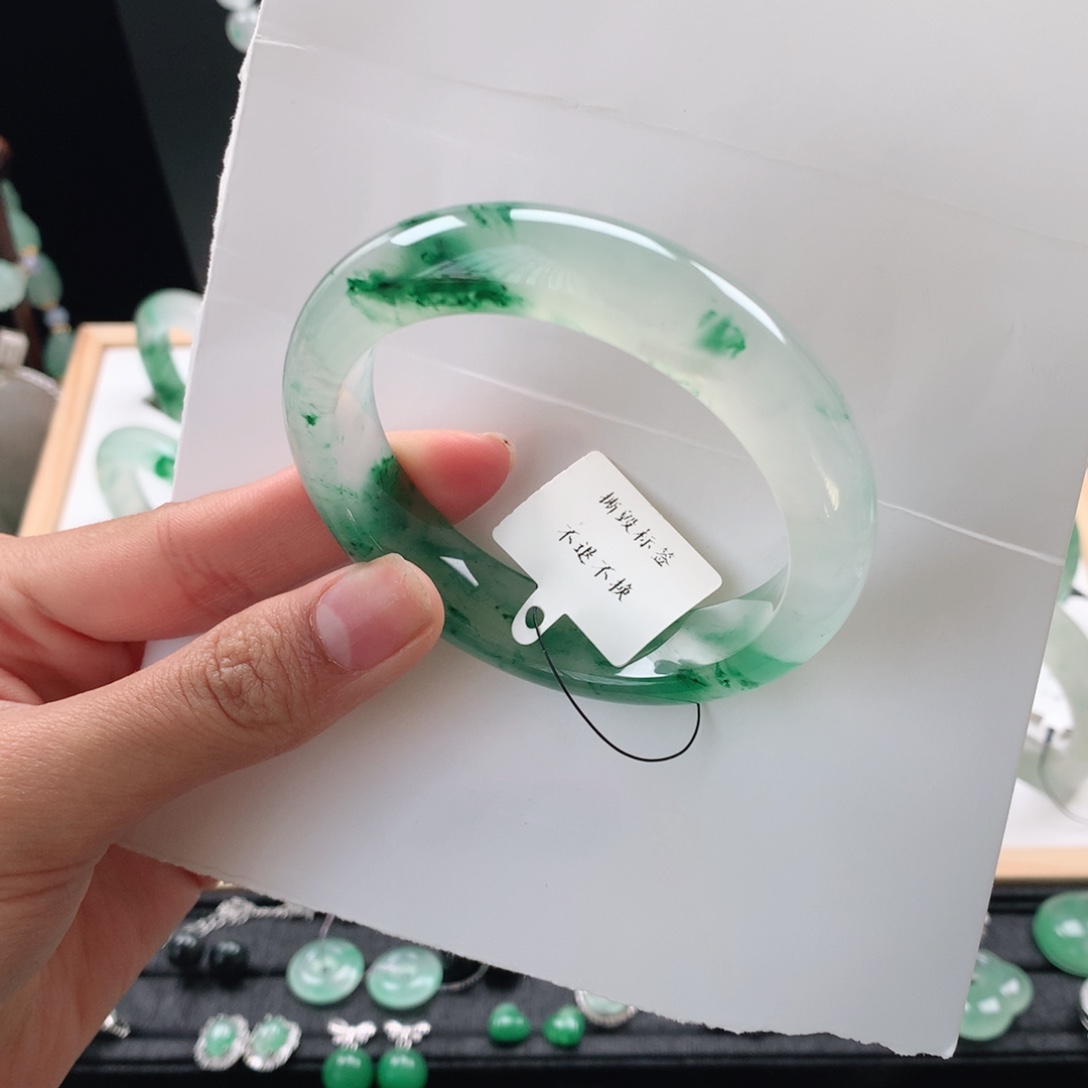 石英质玉未镶嵌手镯