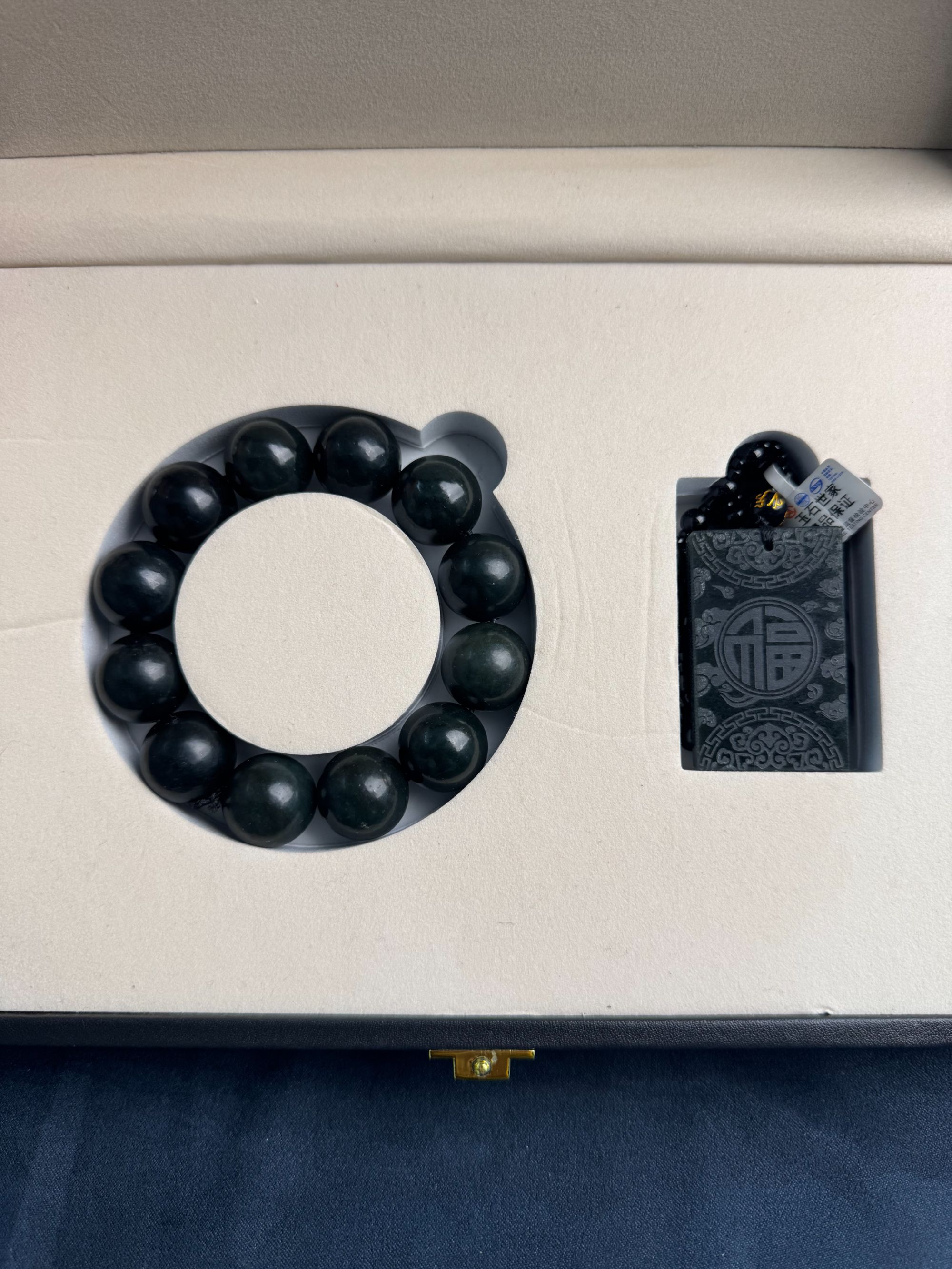 （门店同款）和田玉新款福牌吊坠和手串