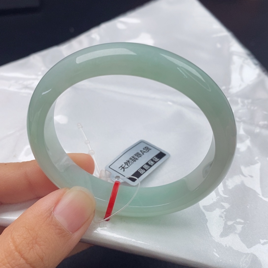 翡翠手镯（贵妃镯）未镶嵌51.7贵妃