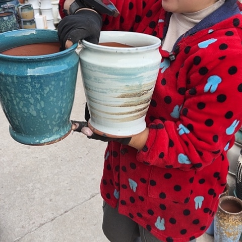 口18高23，瑕疵盆子。