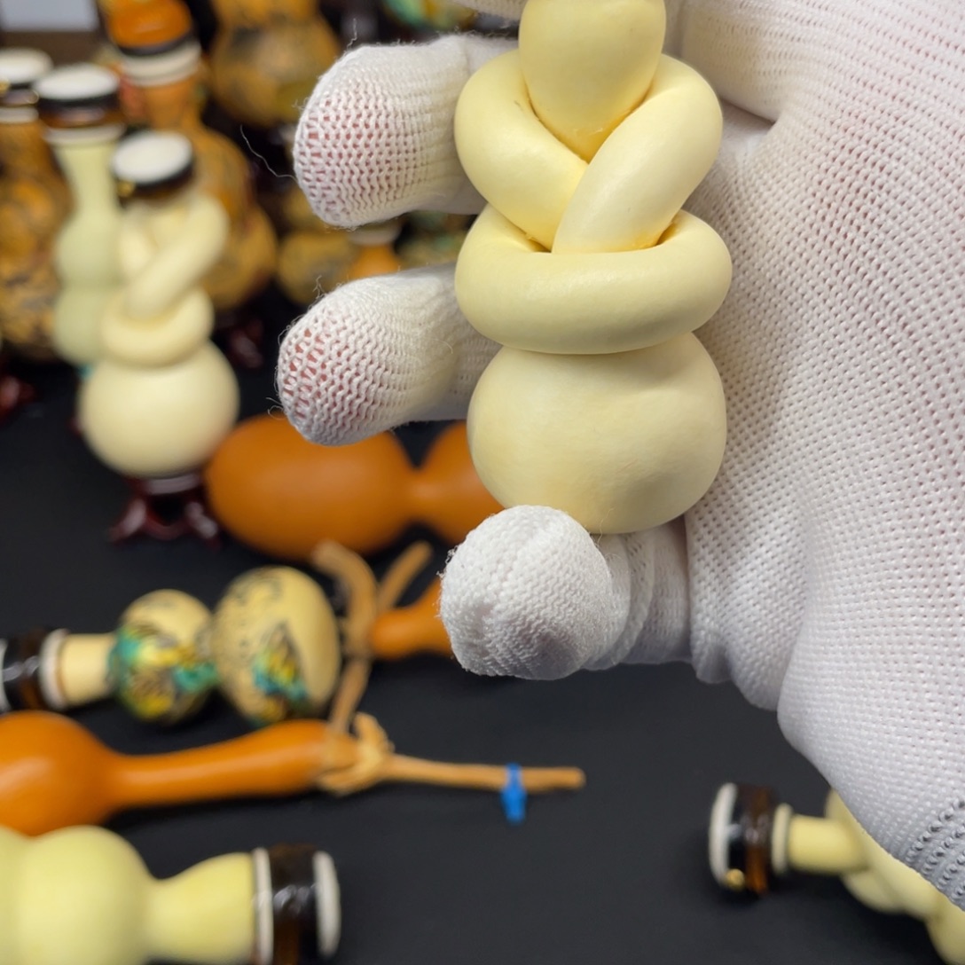 （***产主题兔子小心翼翼