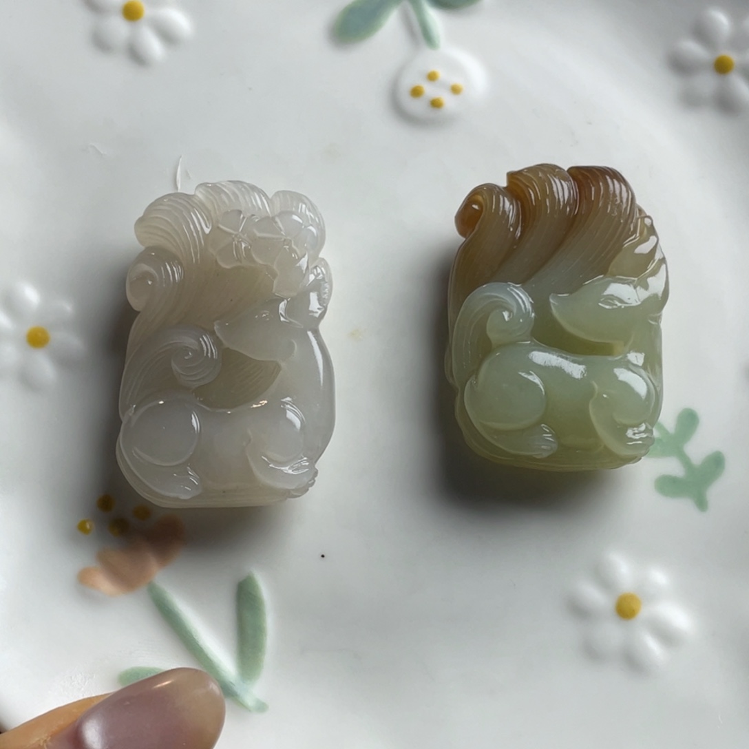 和田玉未镶嵌颈饰九尾狐 单价